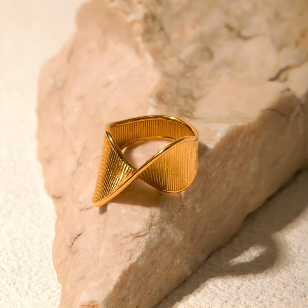 Wave Gold Ring